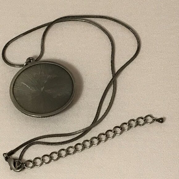 NECKLACE Round Blue  and Black Stone - Picture 2 of 3